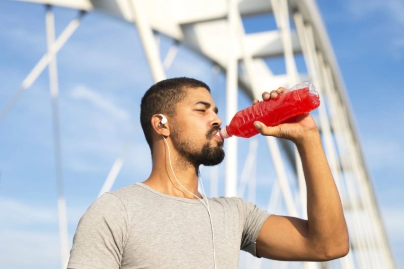 Nguy cơ đột quỵ tiềm ẩn trong nước tăng lực của bạn